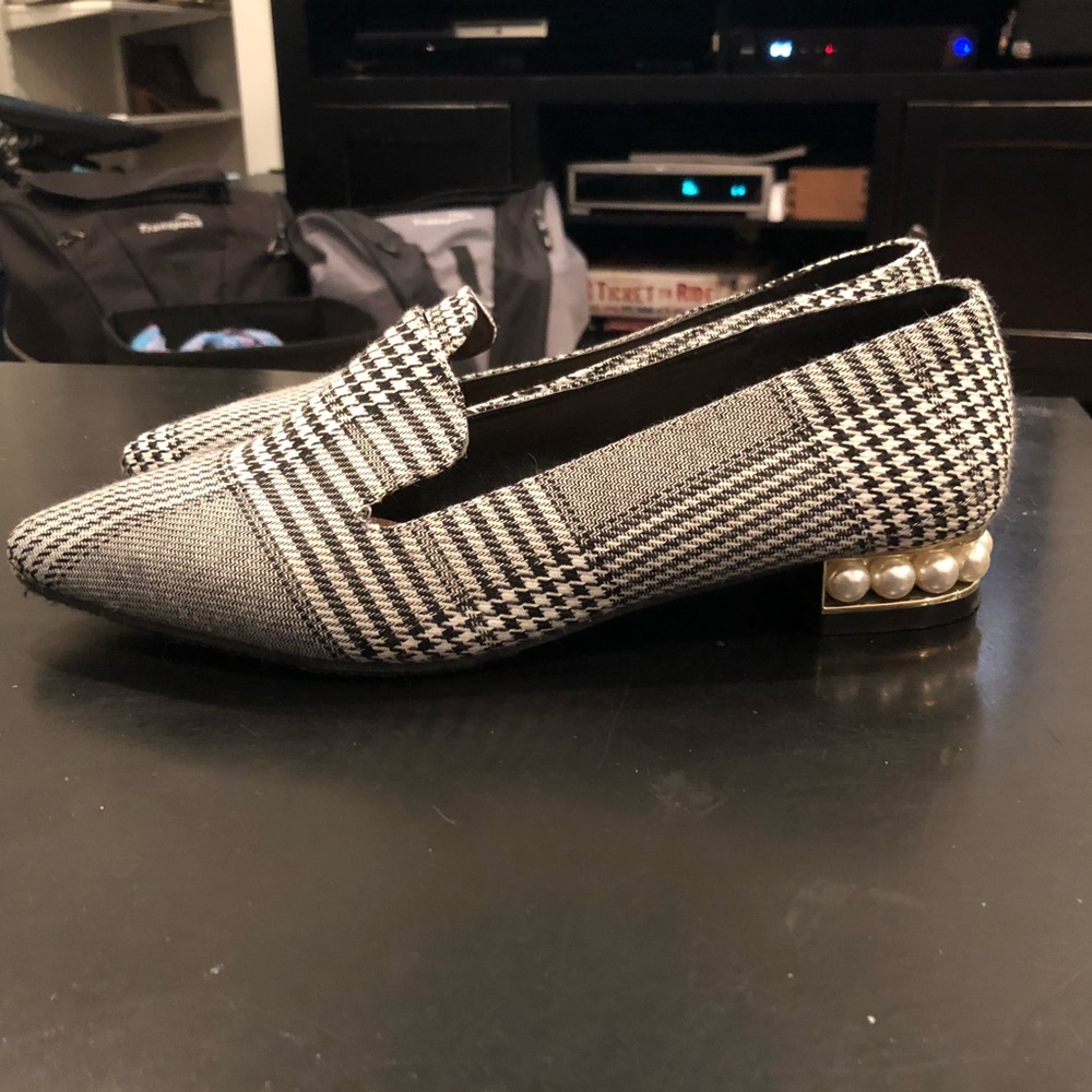 Plaid pointy toe flats